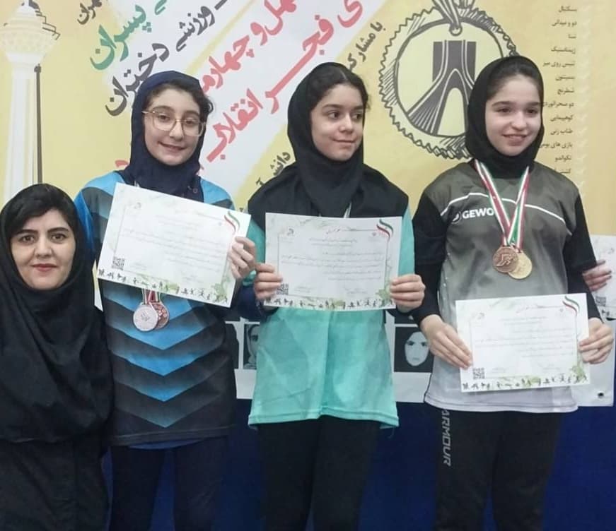 کسب مقام دوم و سوم استانی توسط دانش آموز الیسا کرمی