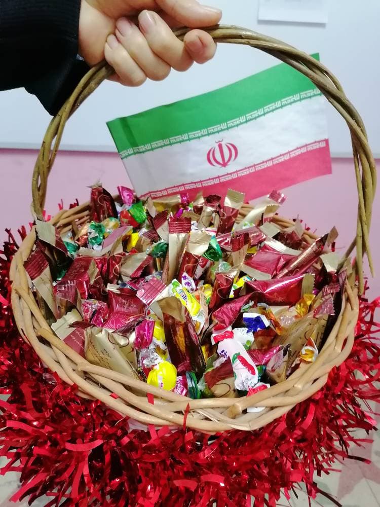 پذیرایی همیاران پلیس از دانش آموزان آذردخت